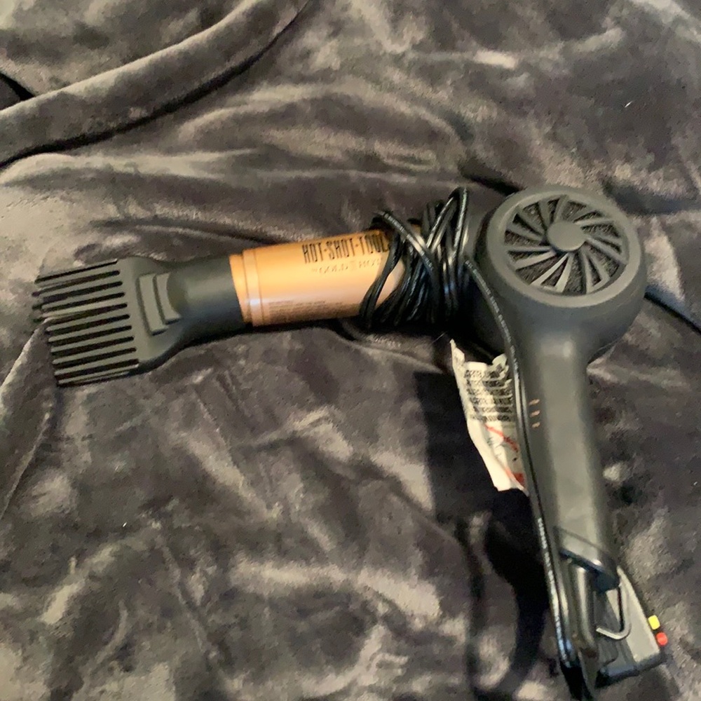 Hot tools blow dryer with Attachments